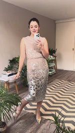 Abrir y reproducir video en la galería Vestido lentejuelas rosa  RACHEL GILBERT (Retail $9,000)
