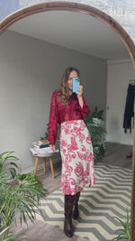 Abrir y reproducir video en la galería Falda Sin Materiales Blanca/Roja Sin Marca
