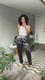 Abrir y reproducir video en la galería PANTALON GRIS BRILLOSO, RAYON-ACETATO, ANN TAYLOR
